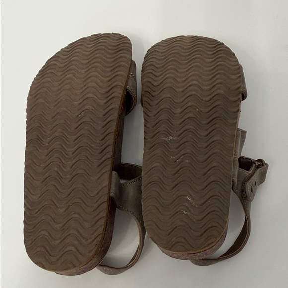 Wear Ever Brown Strap Comfort Footbed Sandals Size 6 - Picture 5 of 10